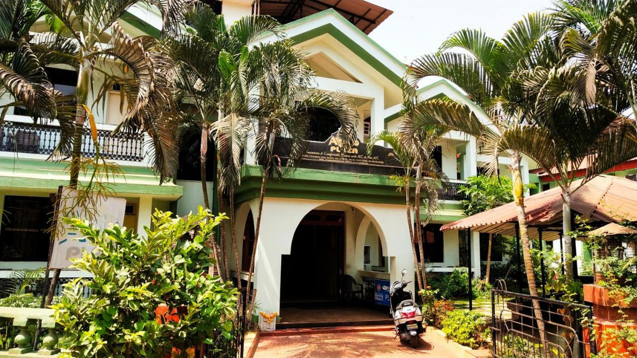 Hotel Amigo Plaza Colva Esterno foto